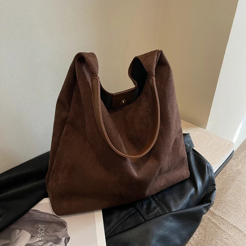 MARY | SUEDE SHOULDER BAG